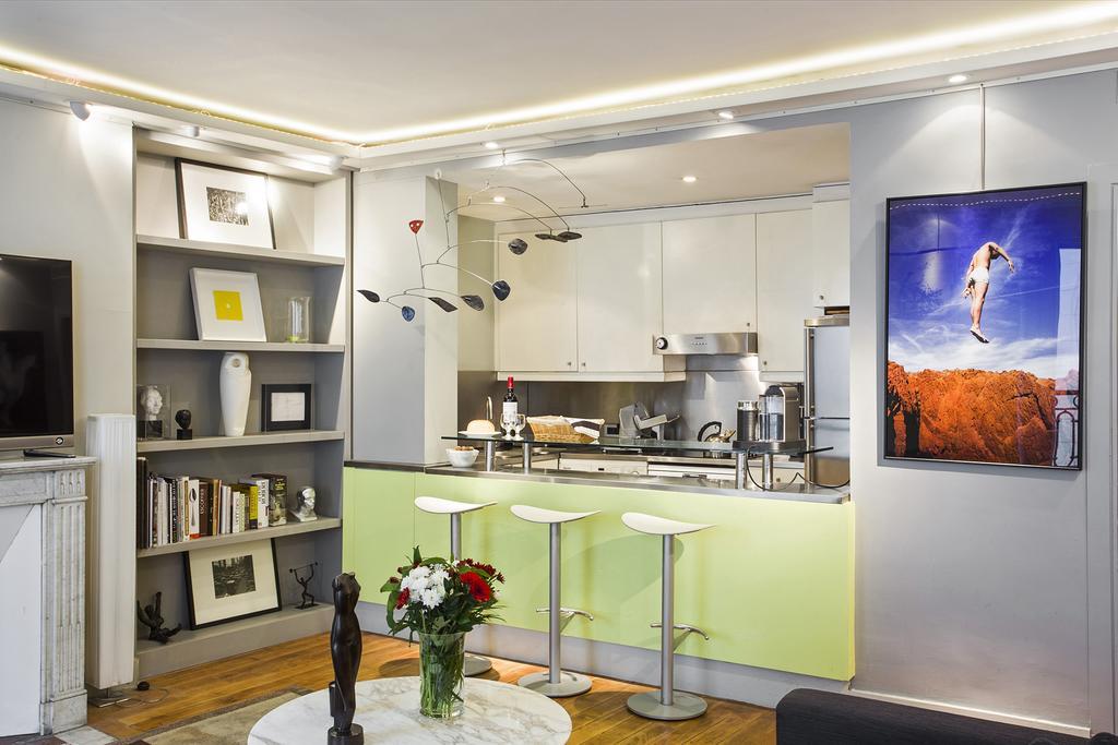 Faubourg Chic Apartment